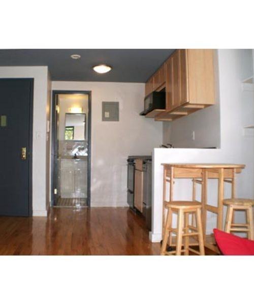 122 3rd Ave 3ER - Photo 3 of 3