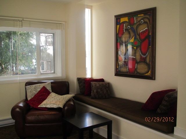 561 Montroyal Blvd - Photo 2 of 9