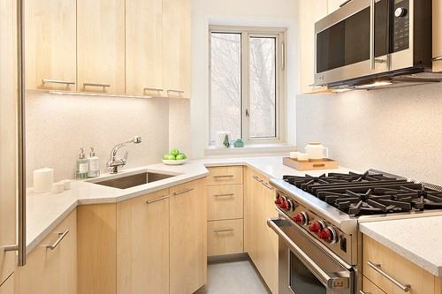 212 Avenue B - Photo 2 of 5