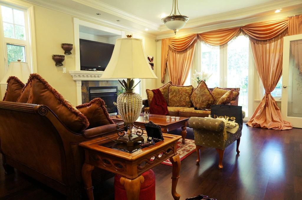 1348 21st St W - Photo 2 of 9