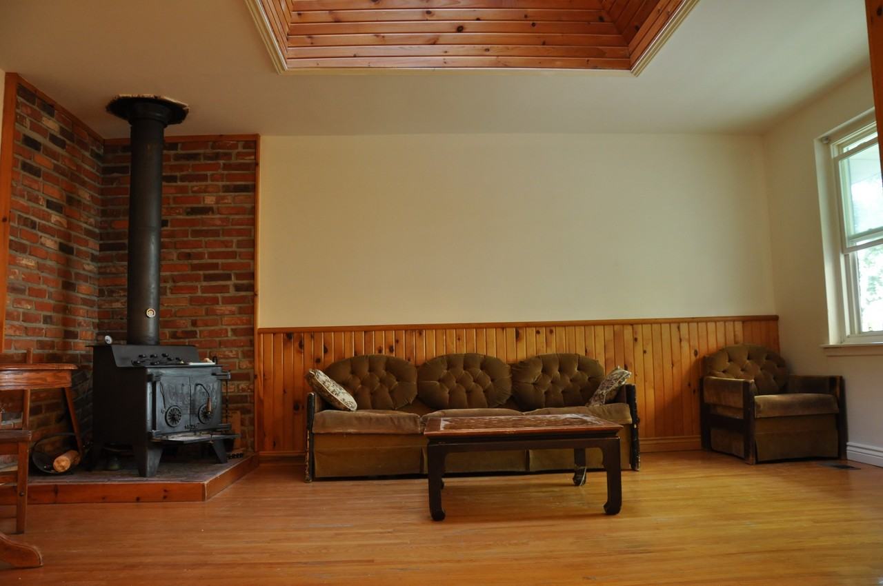6 Thorncroft Crescent - Photo 2 of 8
