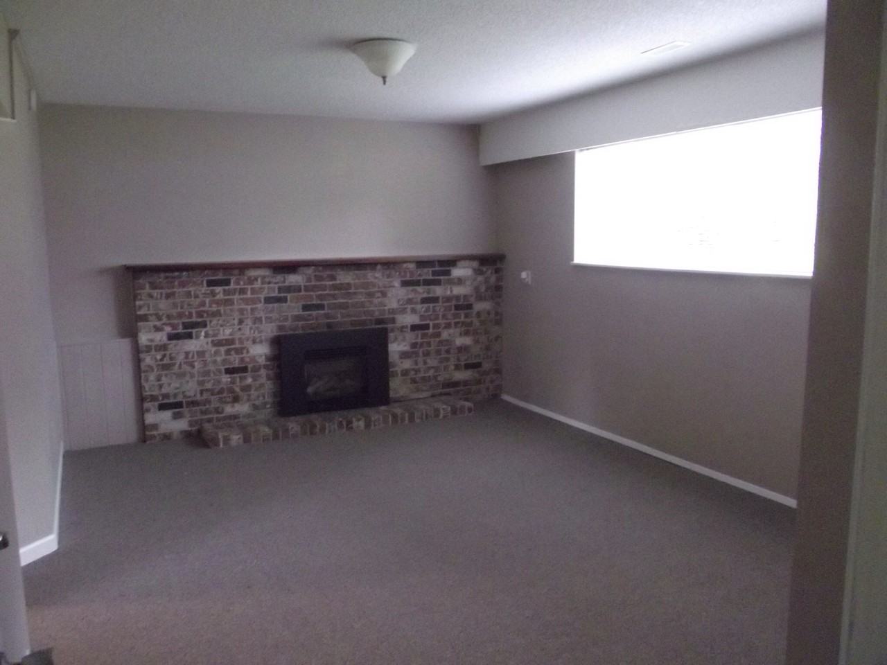 15391 27a Ave BS - Photo 3 of 4