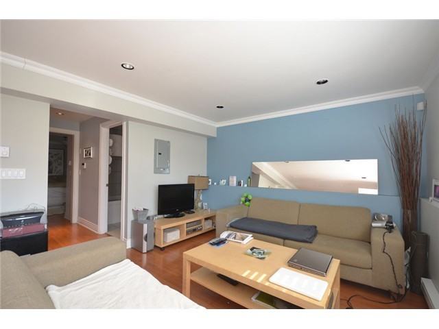 2556 Chesterfield Ave - Photo 2 of 3