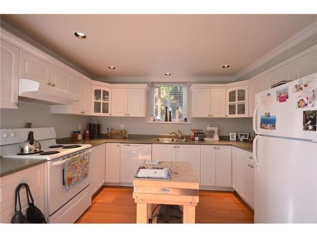 2556 Chesterfield Ave - Photo 3 of 3