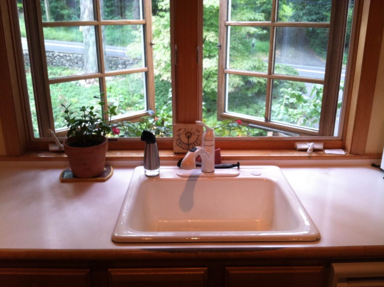 102 Kings Hwy N - Photo 3 of 16