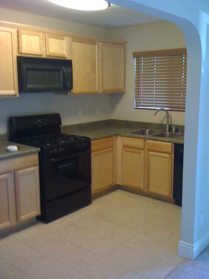 304 J Avenue - Photo 7 of 10