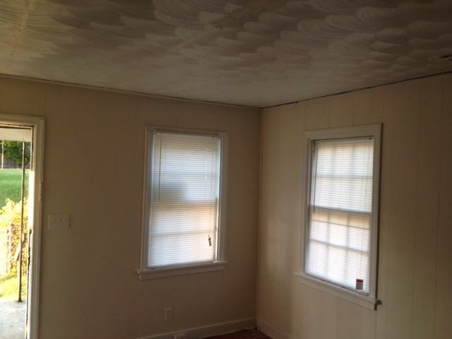 1239 N 35th St - Photo 2 of 3