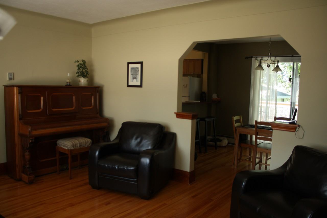669 Morin St - Photo 2 of 8