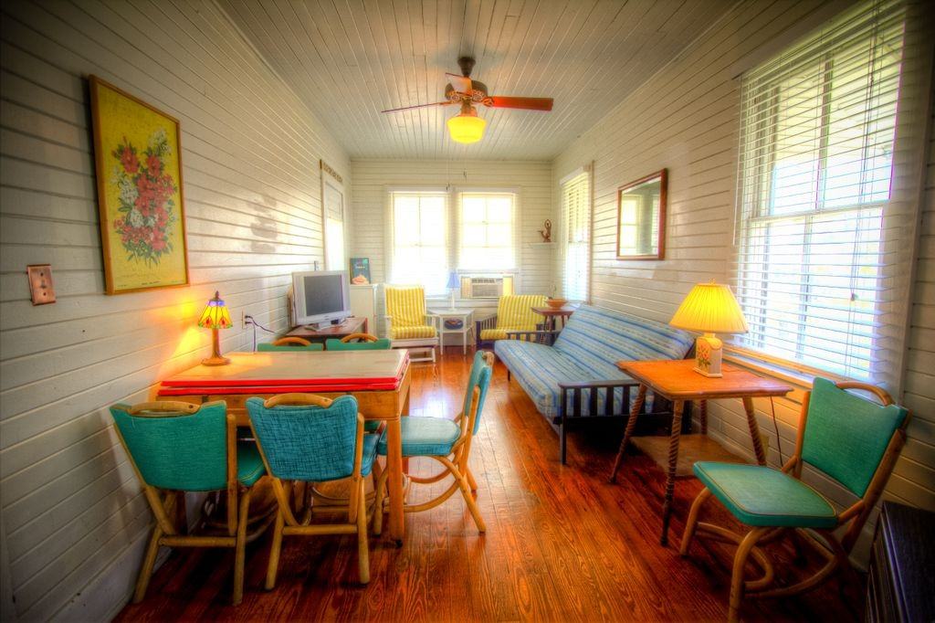 15 18th St #18thTERRAC - Photo 3 of 9