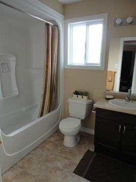 240 McMahen St - Photo 2 of 12