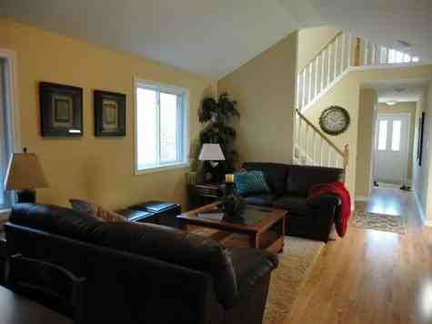 240 McMahen St - Photo 3 of 12
