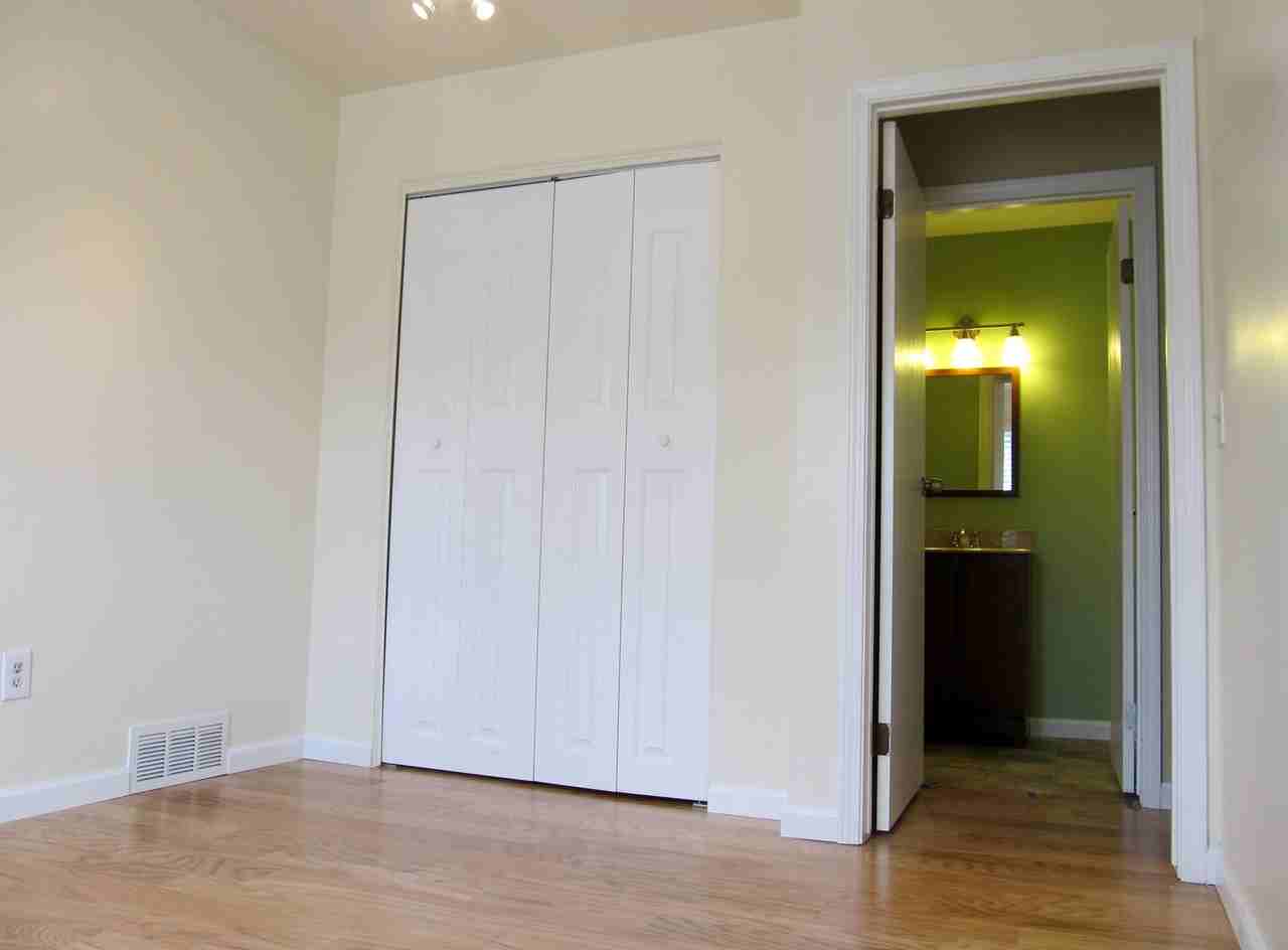 414 W Madison St - Photo 3 of 7