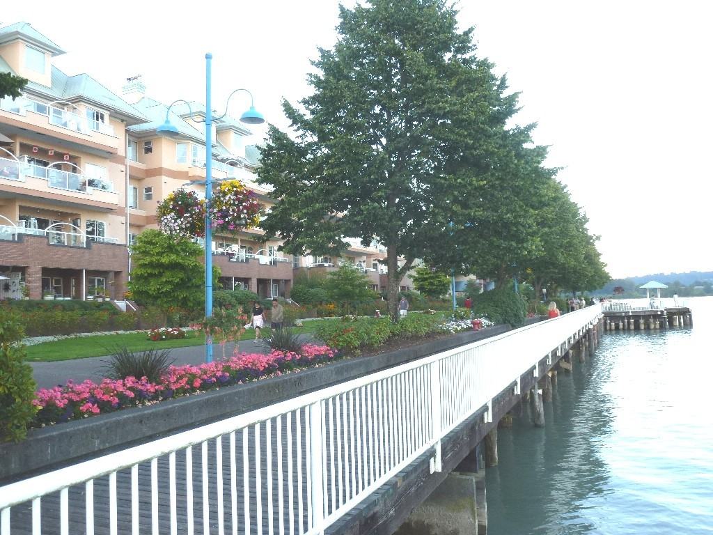 1050 Quayside Dr - Photo 3 of 7