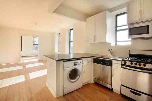 309 150th Ave SE - Photo 2 of 5