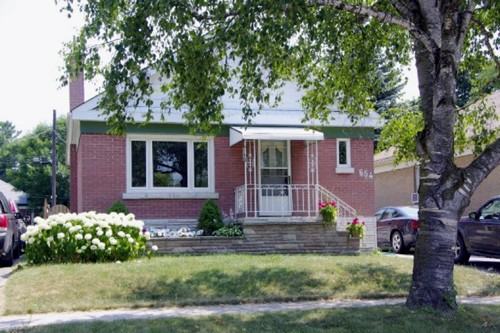 654 Lillian St - Photo 2 of 11