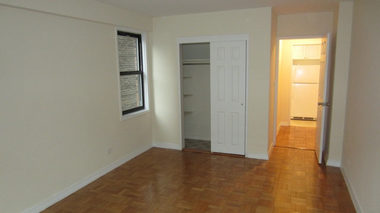 344 E 50 S - Photo 2 of 2