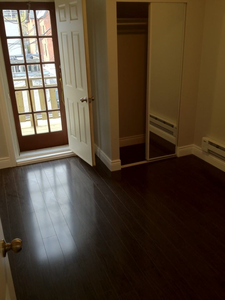 90 Alexander St - Photo 2 of 5