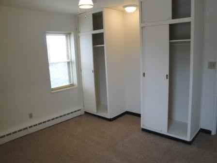 1106 Laurel Ave - Photo 2 of 9