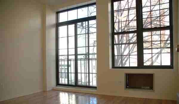 114 N 7th St 4R - Photo 2 of 4