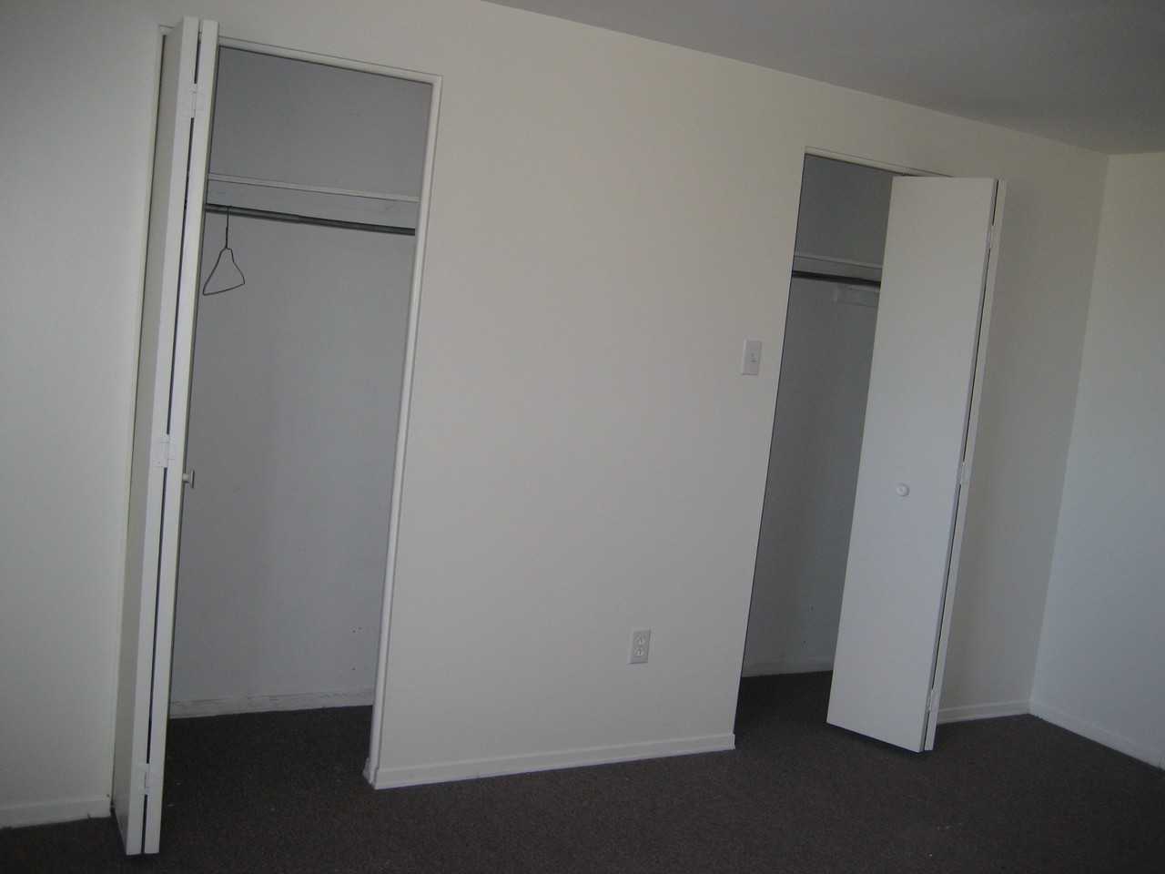 15940 Boul de Pierrefonds - Photo 3 of 7