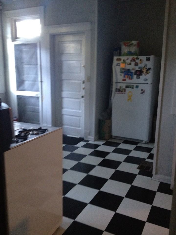 729 Pine St - Photo 2 of 3