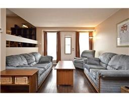 39 Woodfield Dr #B - Photo 3 of 6