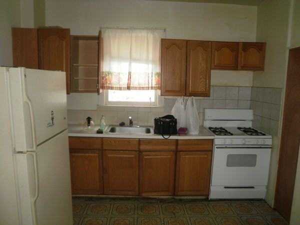 1120 E 93rd St #2ndFL - Photo 3 of 3
