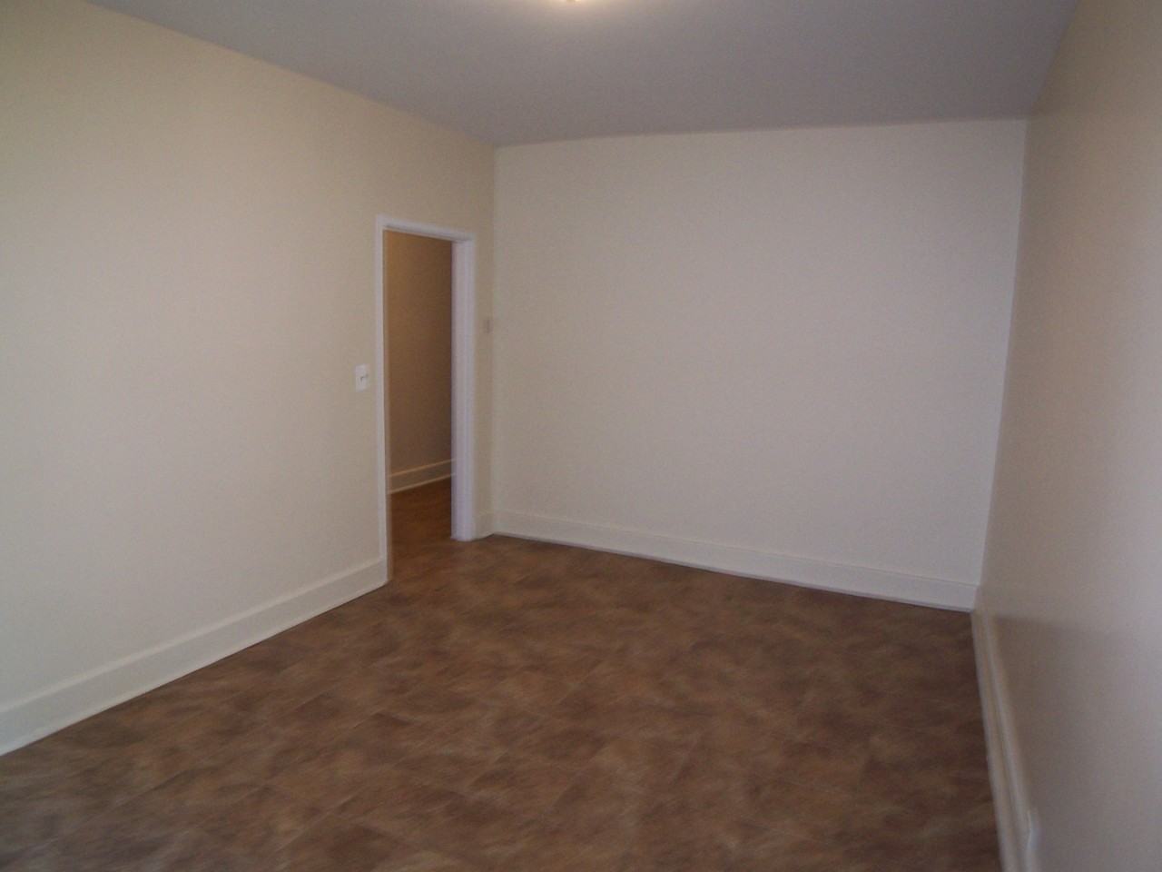 2370 Creston Ave - Photo 2 of 3