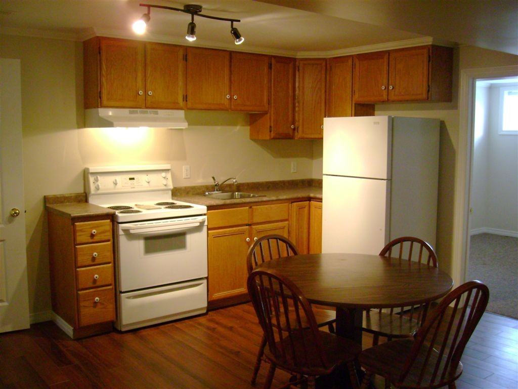 656 Clancy Crescent - Photo 2 of 14