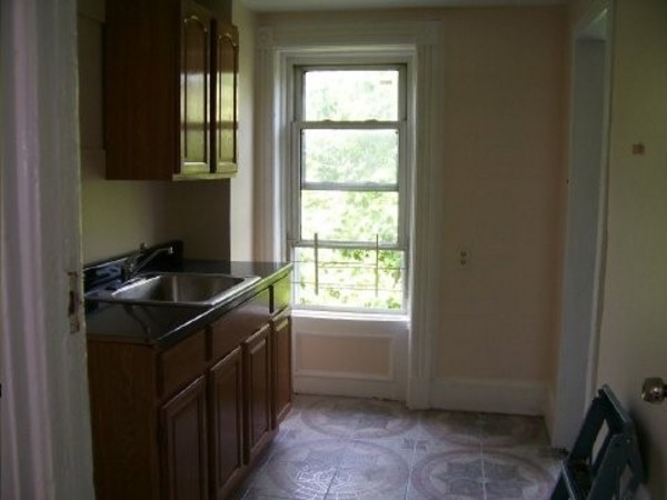 835 Greenpoint Ave 4 - Photo 2 of 4