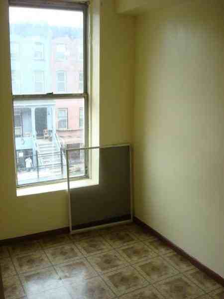 432 Franklin Ave - Photo 2 of 3