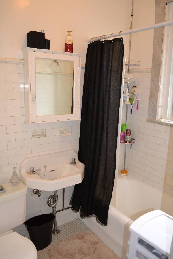 3565 Rue Durocher #20 - Photo 3 of 9