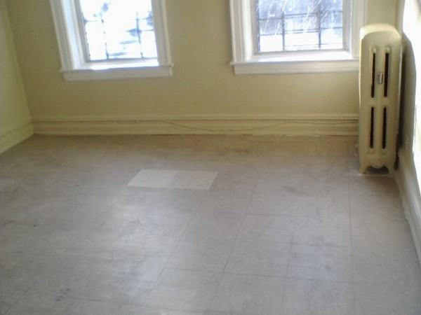 1046 Longfellow Ave - Photo 2 of 5