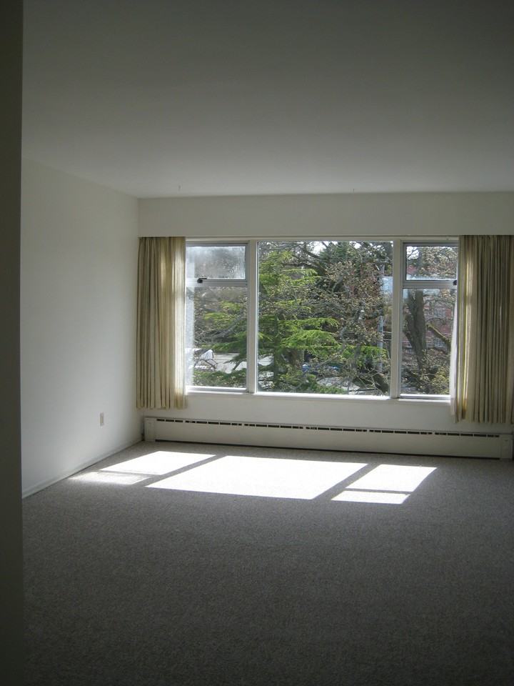 1388 Hillside Ave - Photo 3 of 5