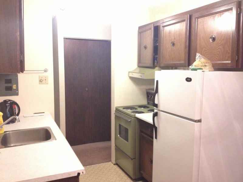 325 2 Ave NE - Photo 2 of 4