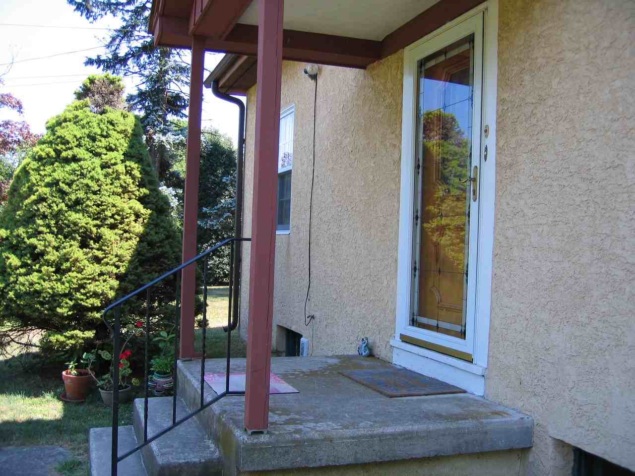 317 Sawmill Ln - Photo 3 of 5