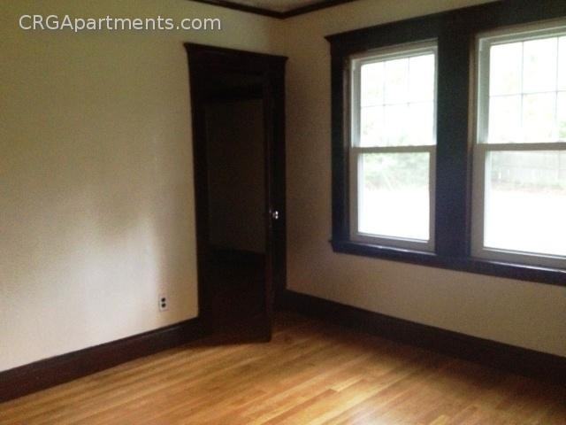 38 Laurel St - Photo 3 of 4