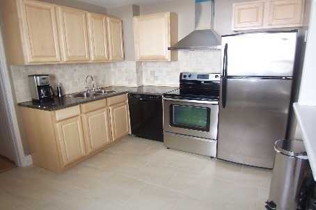 56 Everett Crescent UPPER - Photo 3 of 6