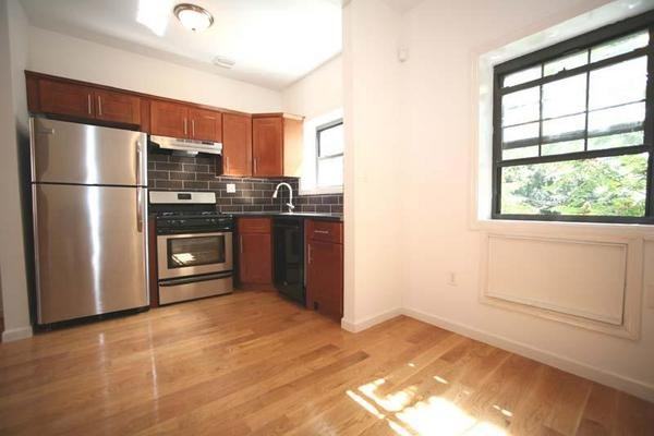 352 Lexington Ave - Photo 2 of 5