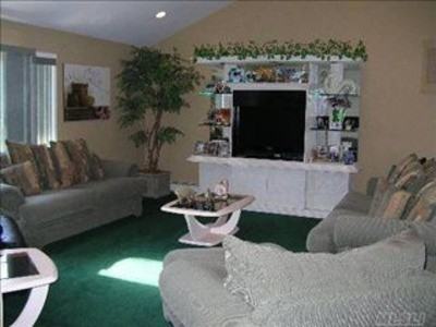 2 Magnolia Ct #2 - Photo 2 of 6