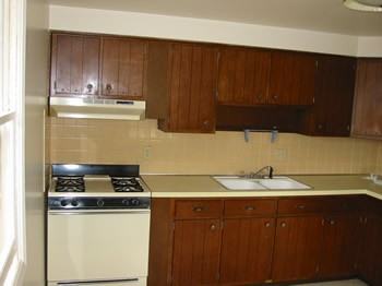 638 W Main St - Photo 3 of 7