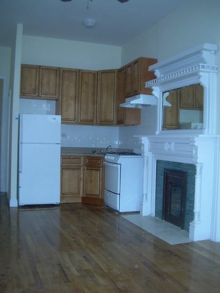 302 St James Pl #3R - Photo 2 of 4