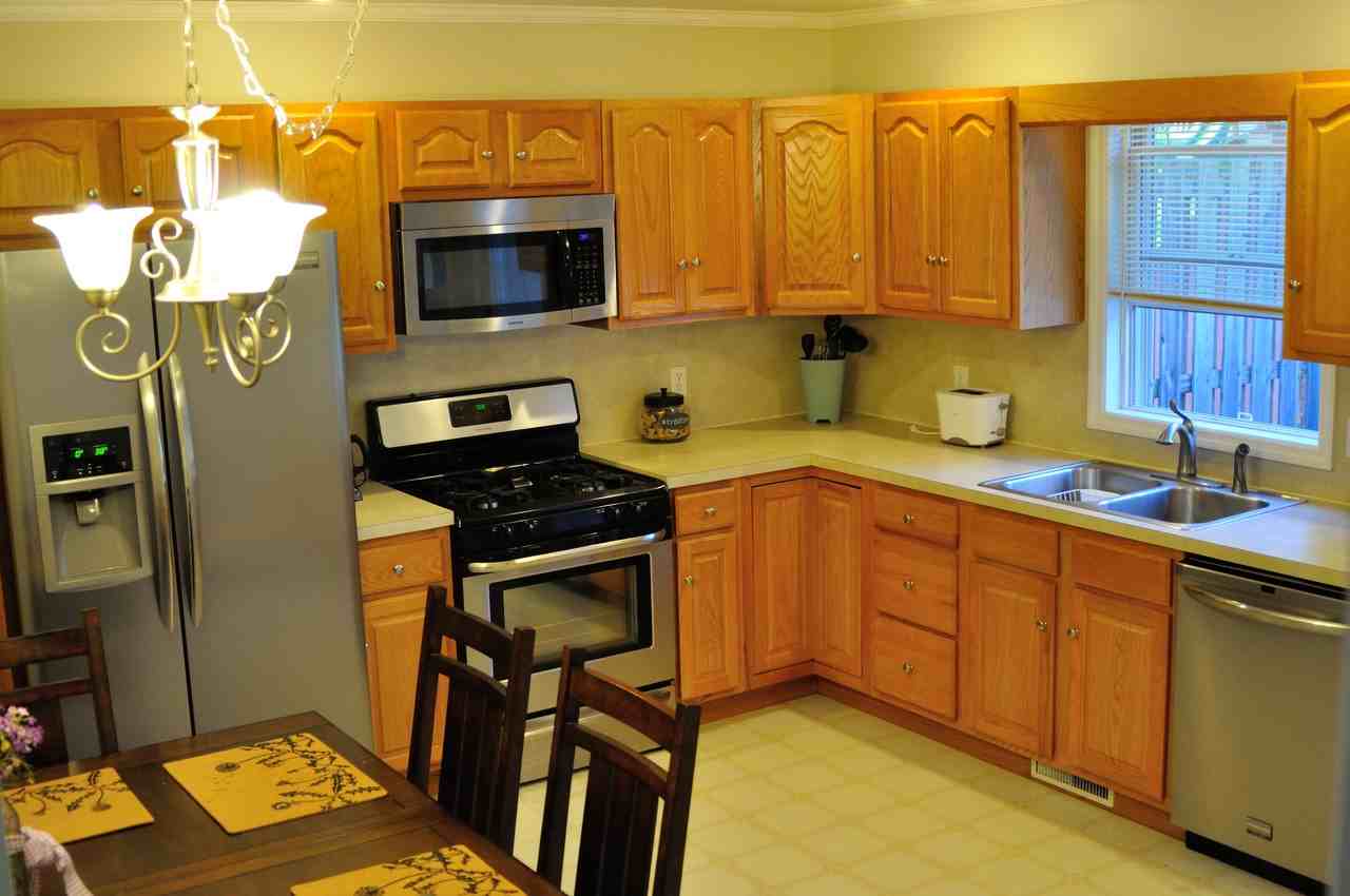 176 College Ave #8 - Photo 2 of 6