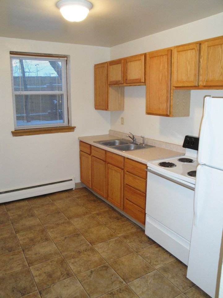 1610 County B Rd W - Photo 2 of 7