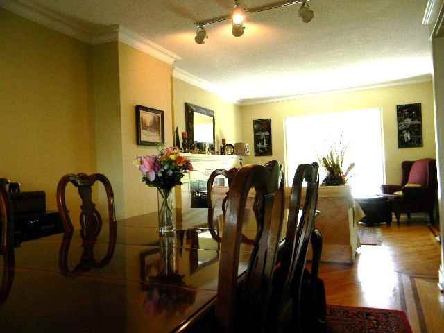 254 Woburn Ave - Photo 3 of 6