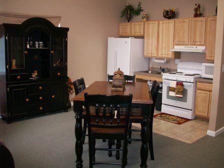 752 Evans St - Photo 2 of 5