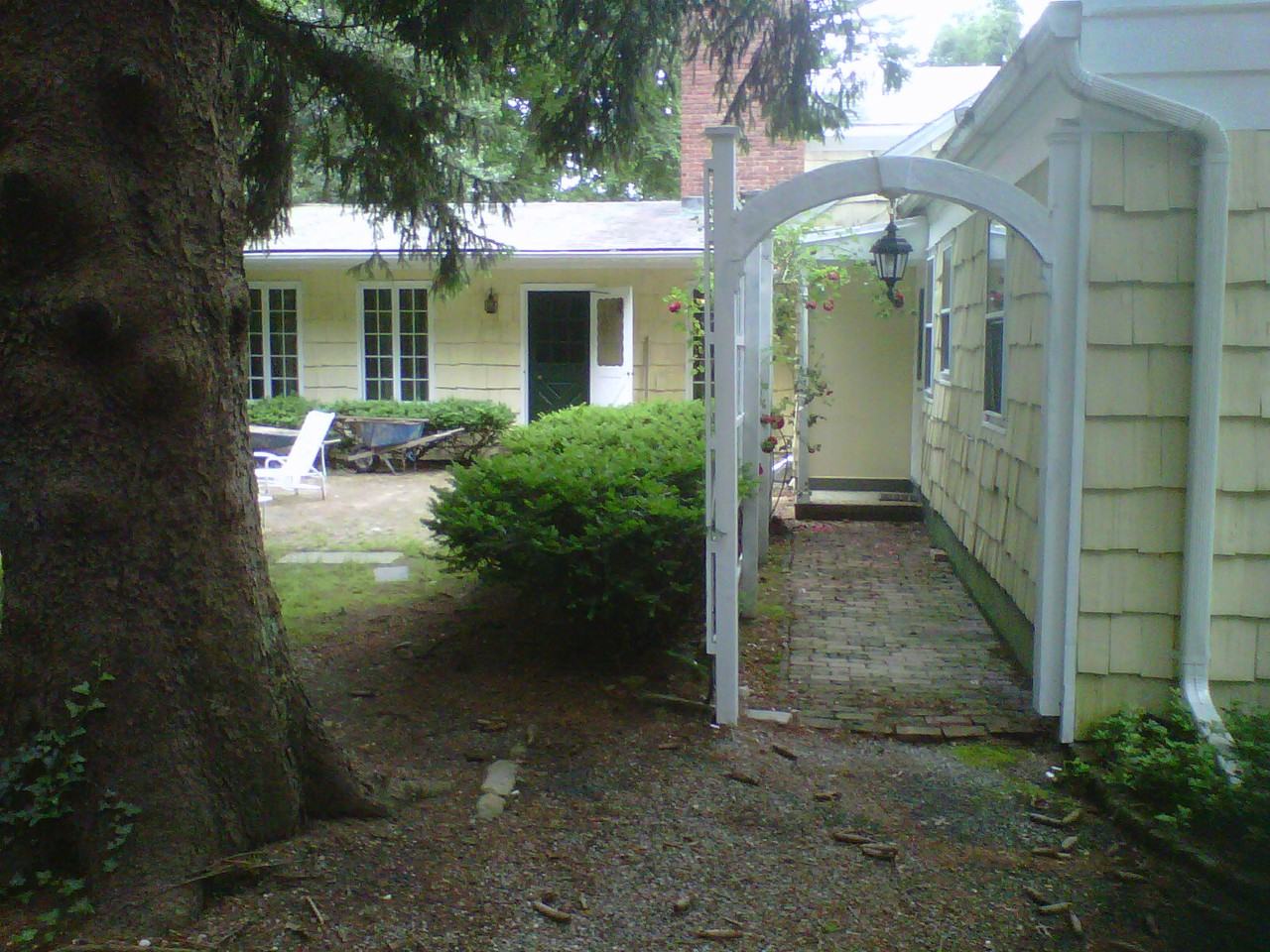 134 Skunks Misery Rd - Photo 2 of 7