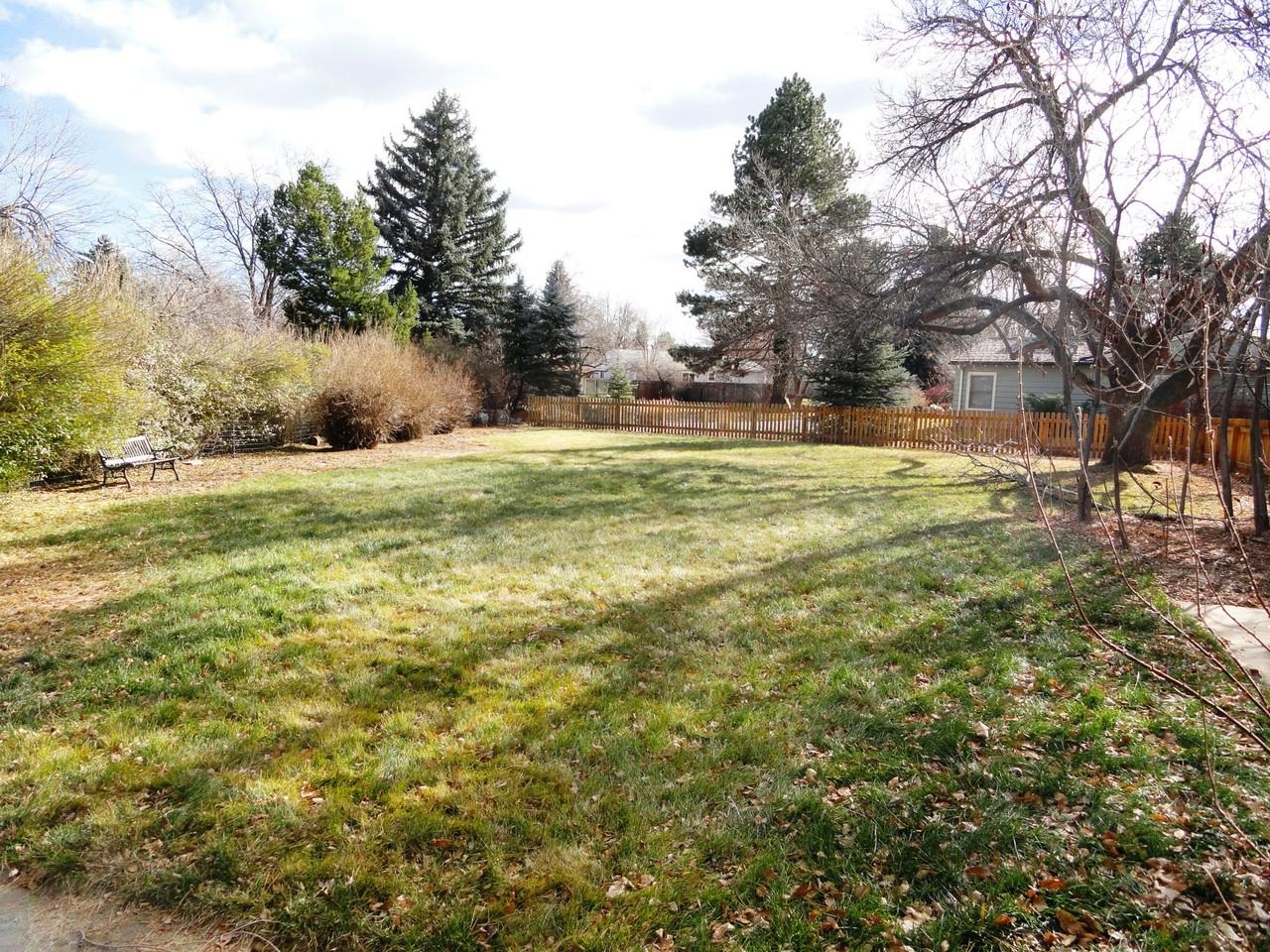 1604 Sheely Dr - Photo 3 of 6