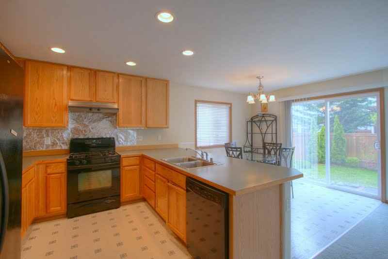 150 Ferndale Ave SE - Photo 3 of 12