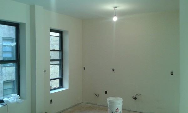 464 41st St - Photo 3 of 5